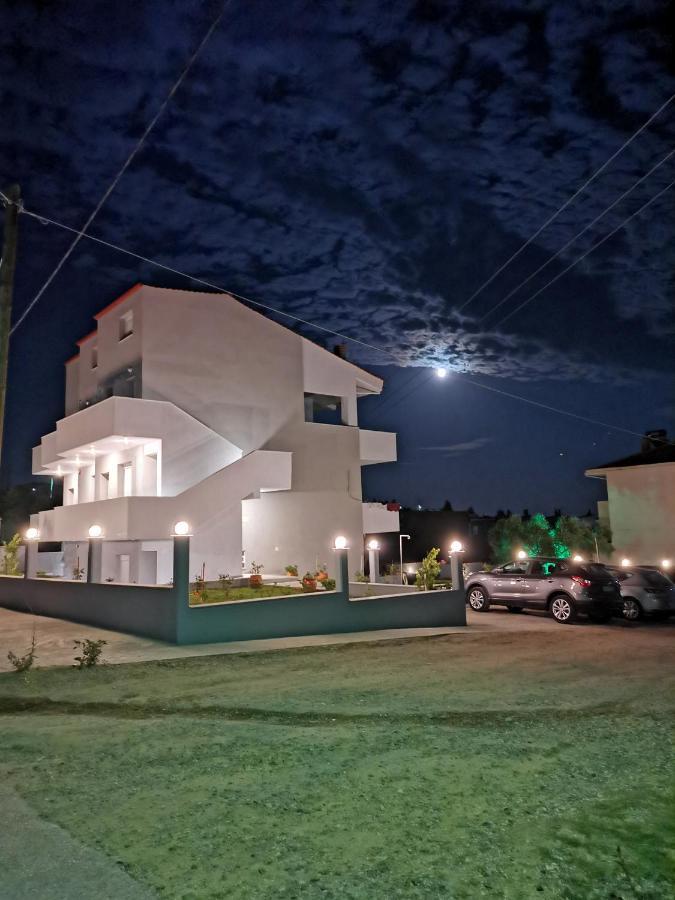 The House Of The Roses Apartment เยราคินิ ภายนอก รูปภาพ