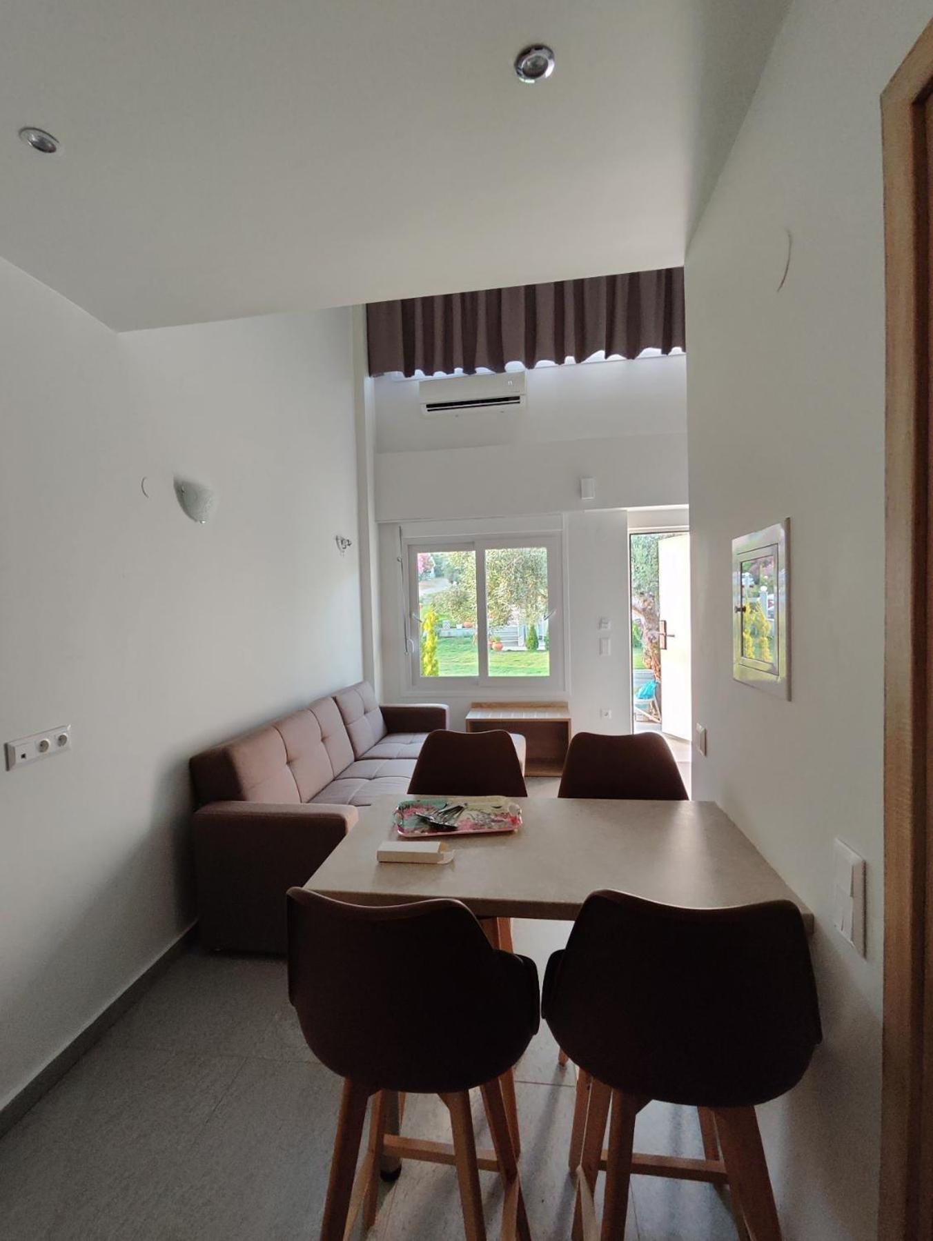 The House Of The Roses Apartment เยราคินิ ภายนอก รูปภาพ