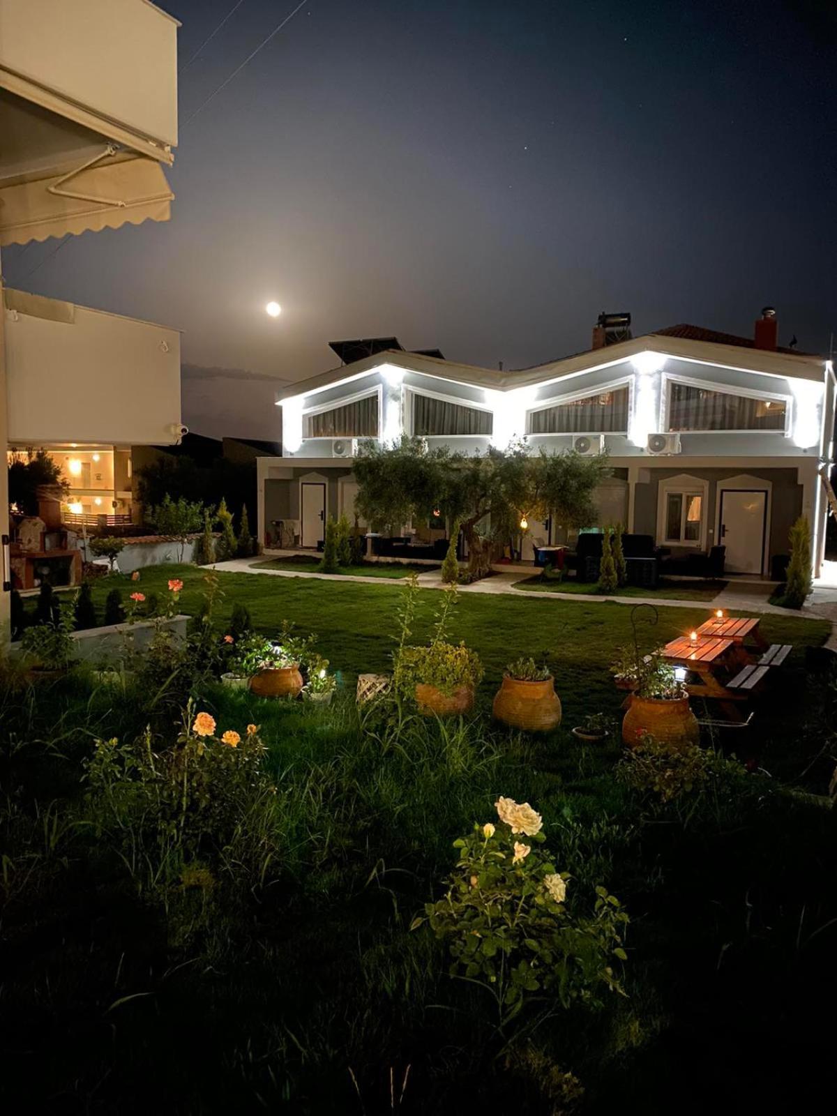The House Of The Roses Apartment เยราคินิ ภายนอก รูปภาพ